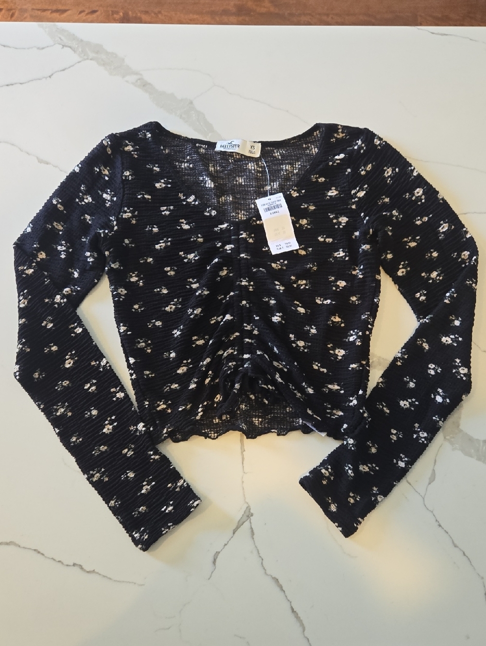 Hollister Ribbed Floral Long-Sleeve Ruched Crop Top - Black